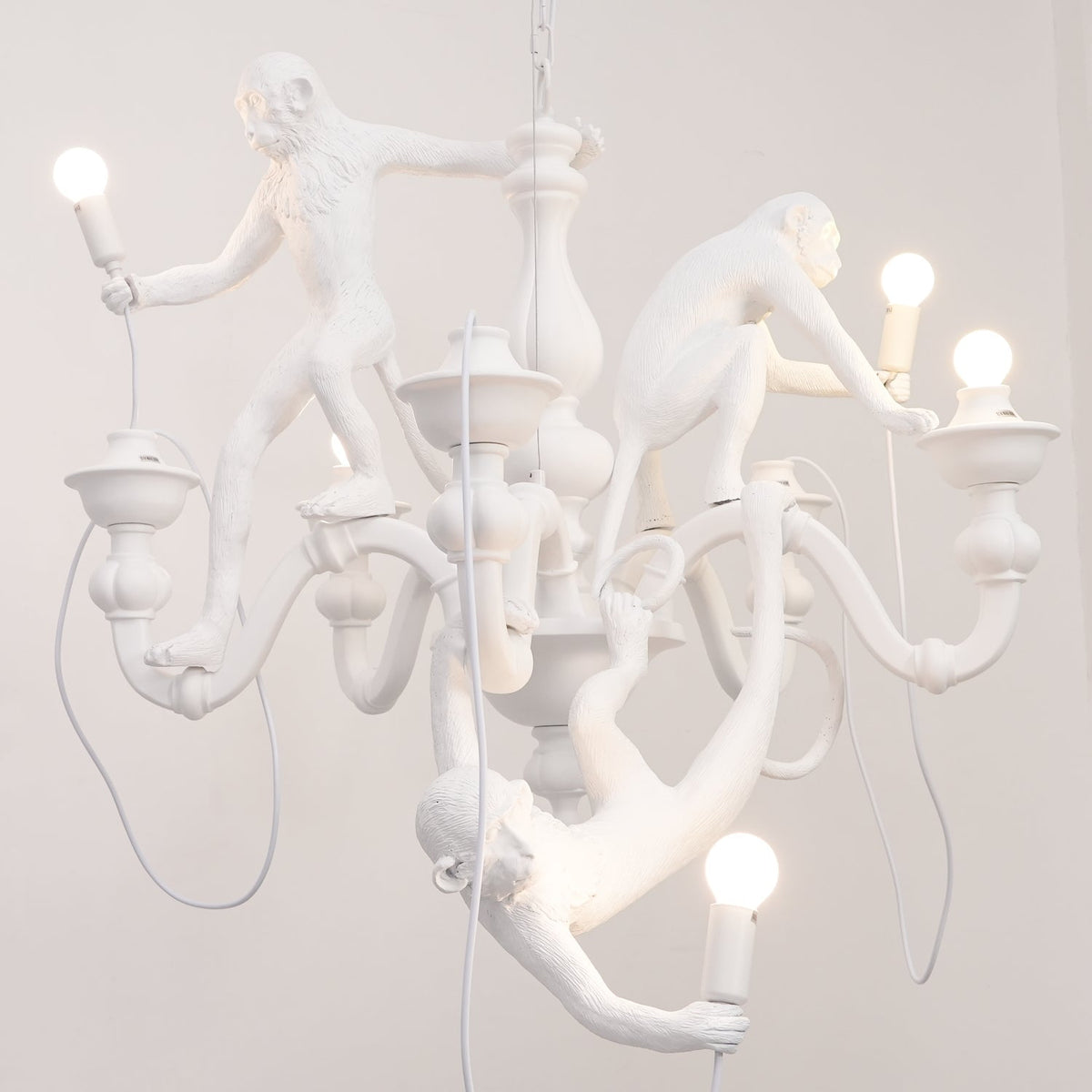 Olvaine Lustre Singe Noir Sculpture Ludique