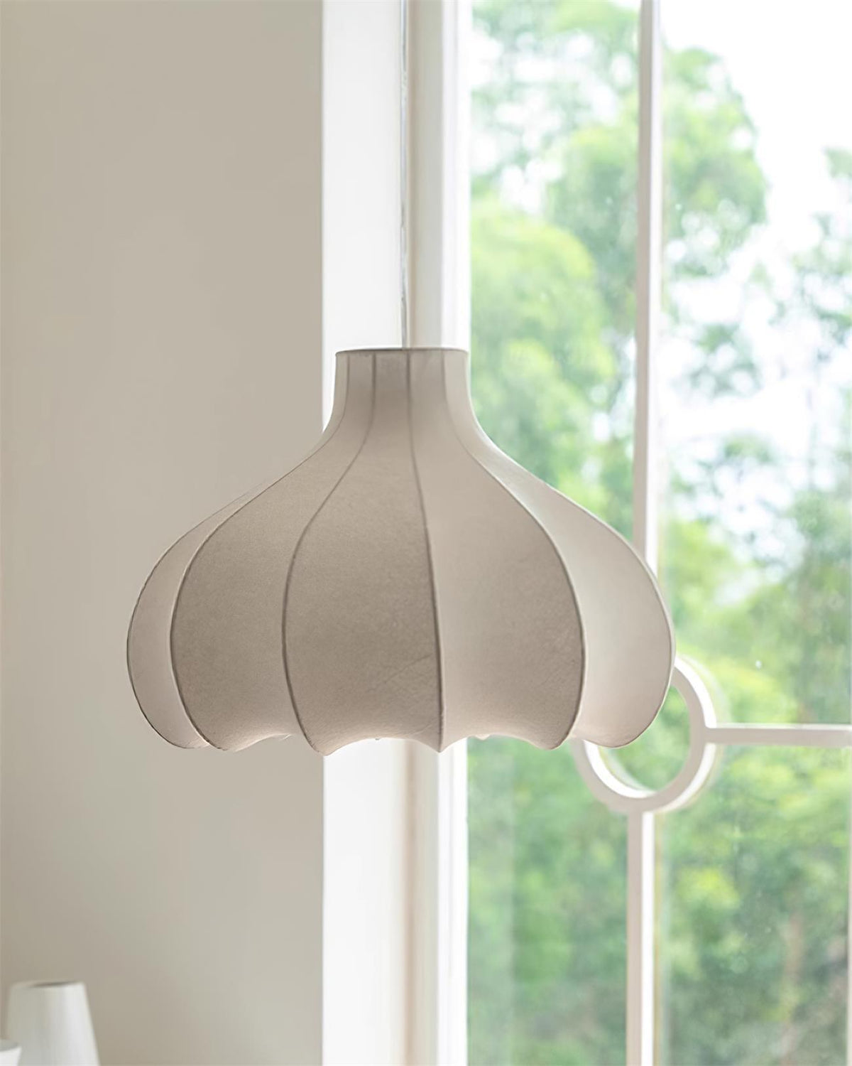 Pendant Light Silky Pleated Silk Shade White-Neutral Decor