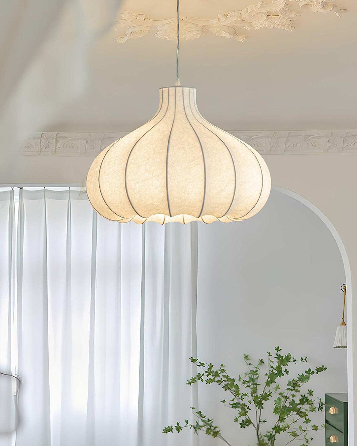 Pendant Light Silky Pleated Silk Shade White-Neutral Decor