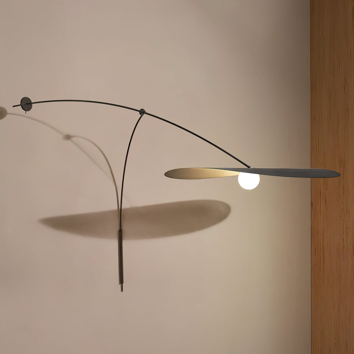 Front view of the large Myrna Wall Lamp.