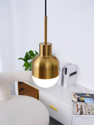Oliver Suspension minimaliste