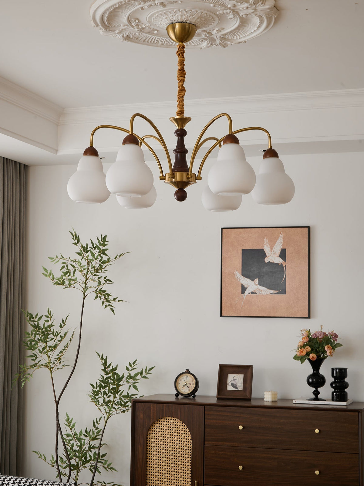 Novelle Lustre Vintage en Bois à L'Élégance Traditionnelle