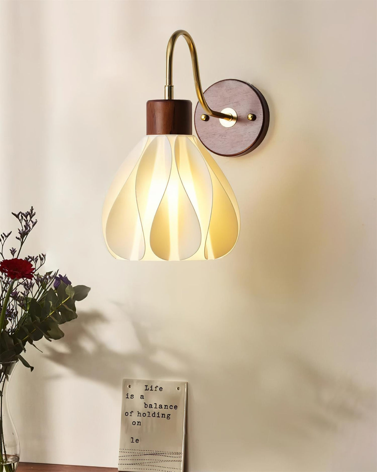 Pivona Glass Wall Lamp-Neutral Decor