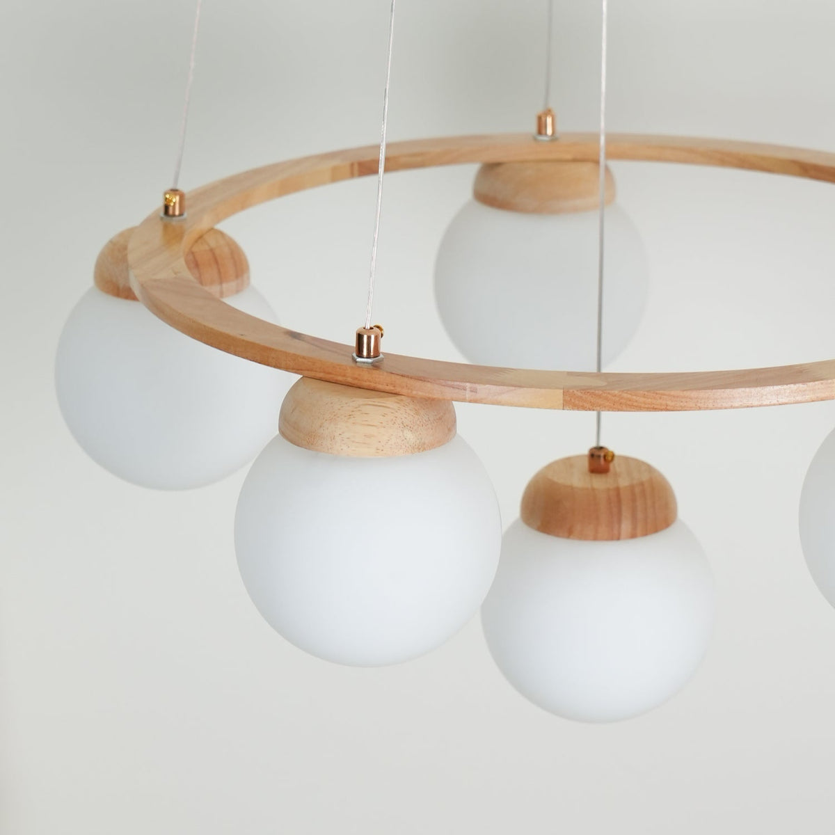Vivelia Lustre en Bois avec Anneau et Globes