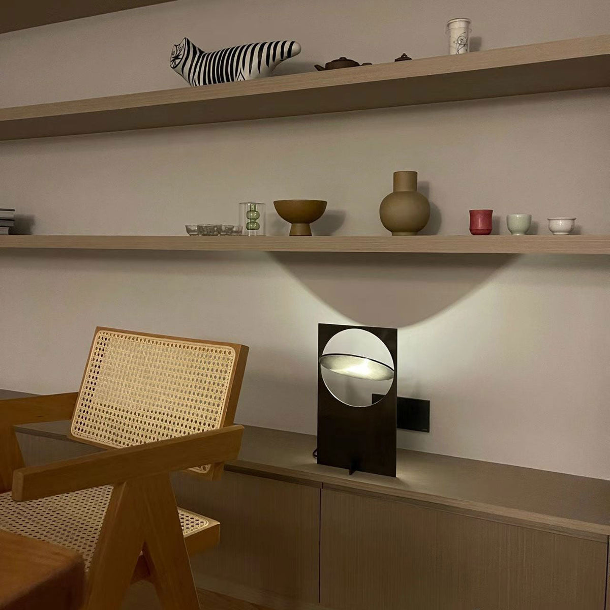 Sixor Lampe de Table en Acier Futuriste
