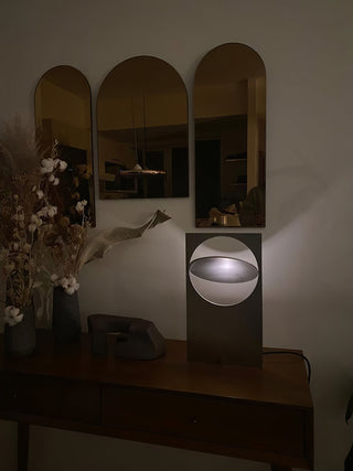 Sixor Lampe de Table en Acier Futuriste
