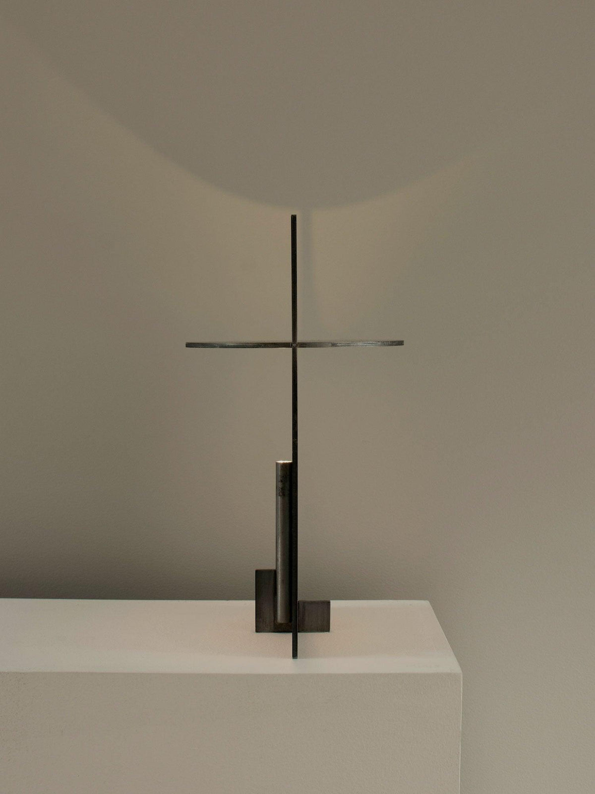 Sixor Lampe de Table en Acier Futuriste