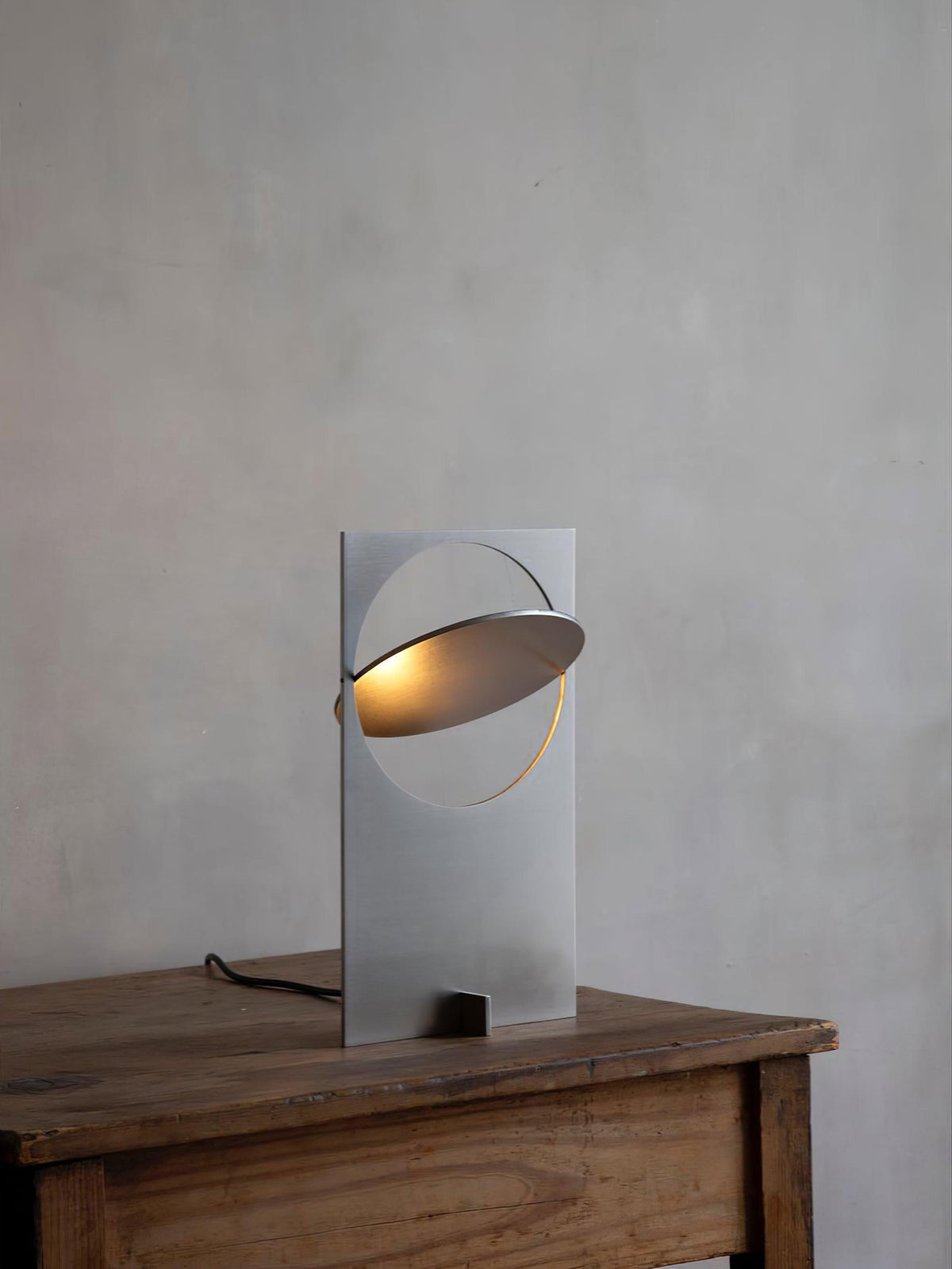 Sixor Lampe de Table en Acier Futuriste