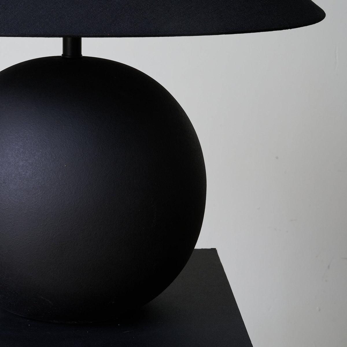 Elara Lampe de Table en Céramique Minimaliste