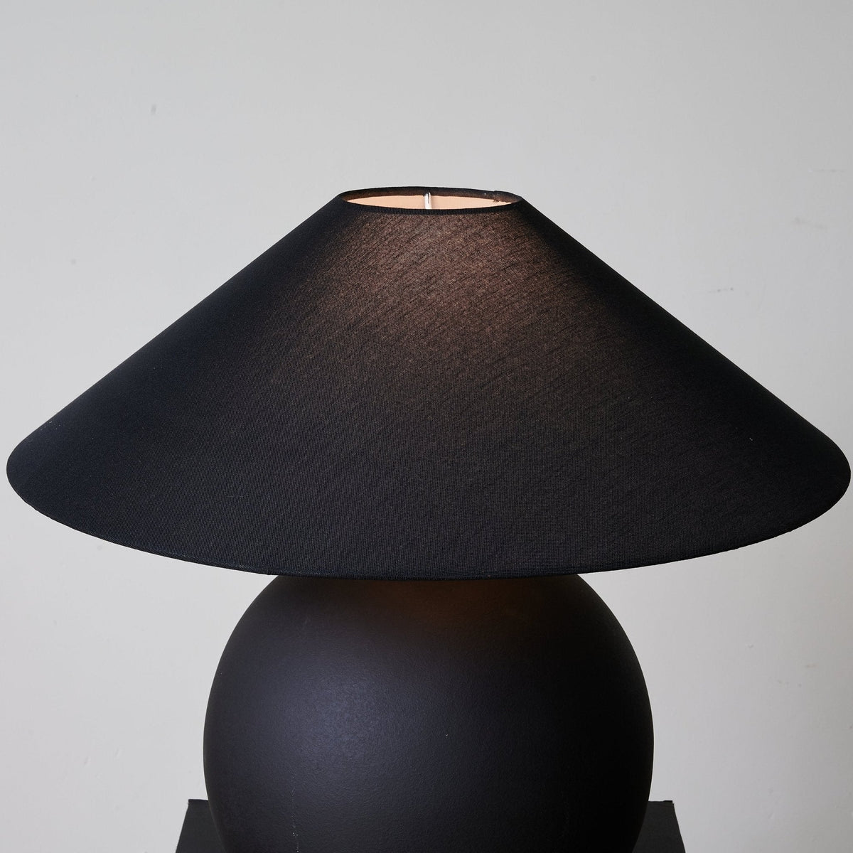 Elara Lampe de Table en Céramique Minimaliste