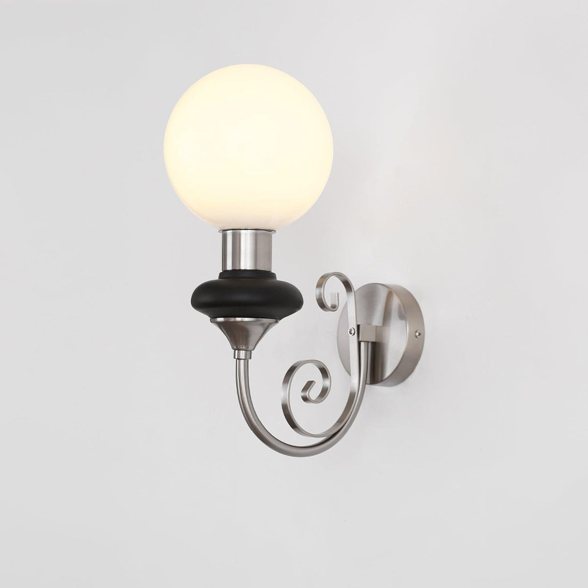 Velin Brass Wall Lamp-Neutral Decor