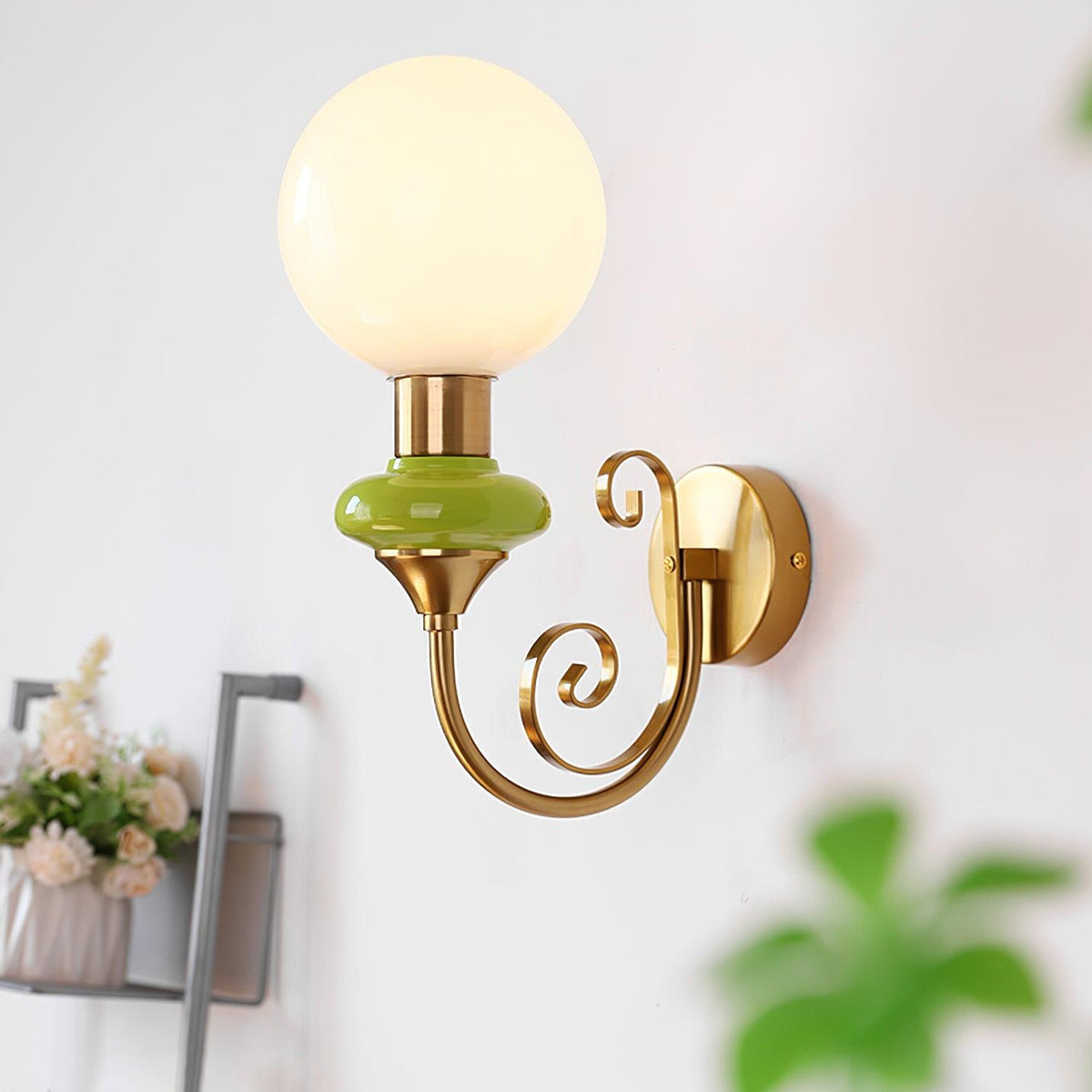 Velin Brass Wall Lamp-Neutral Decor