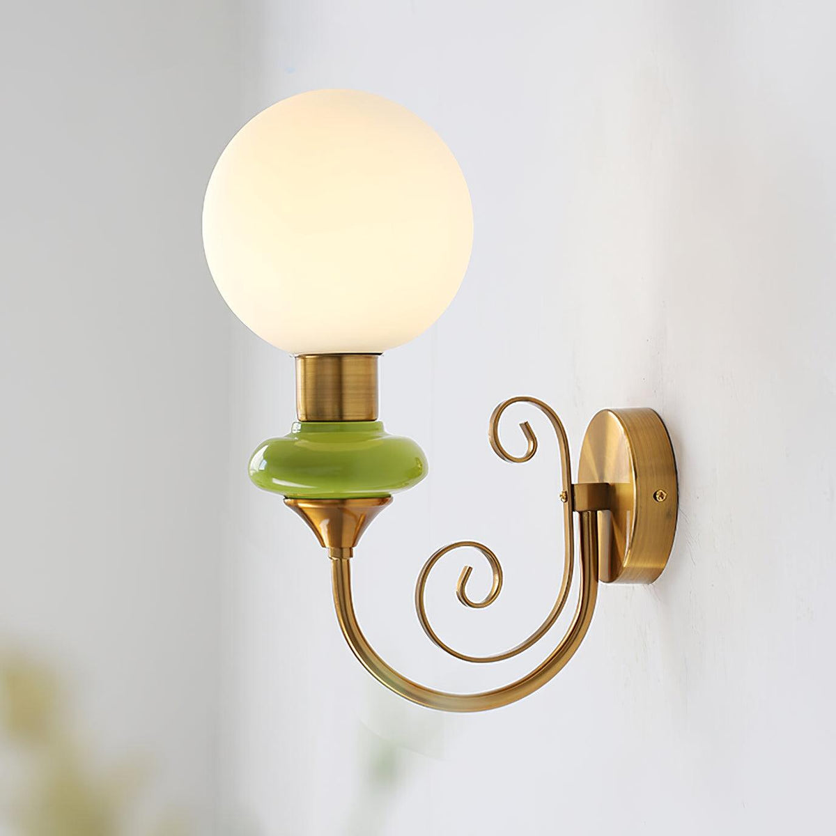Velin Brass Wall Lamp-Neutral Decor