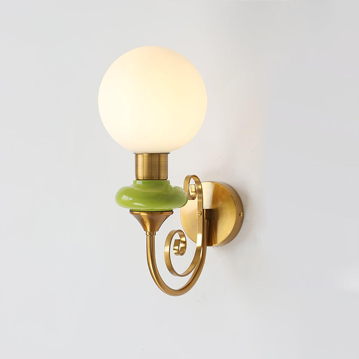 Velin Brass Wall Lamp-Neutral Decor