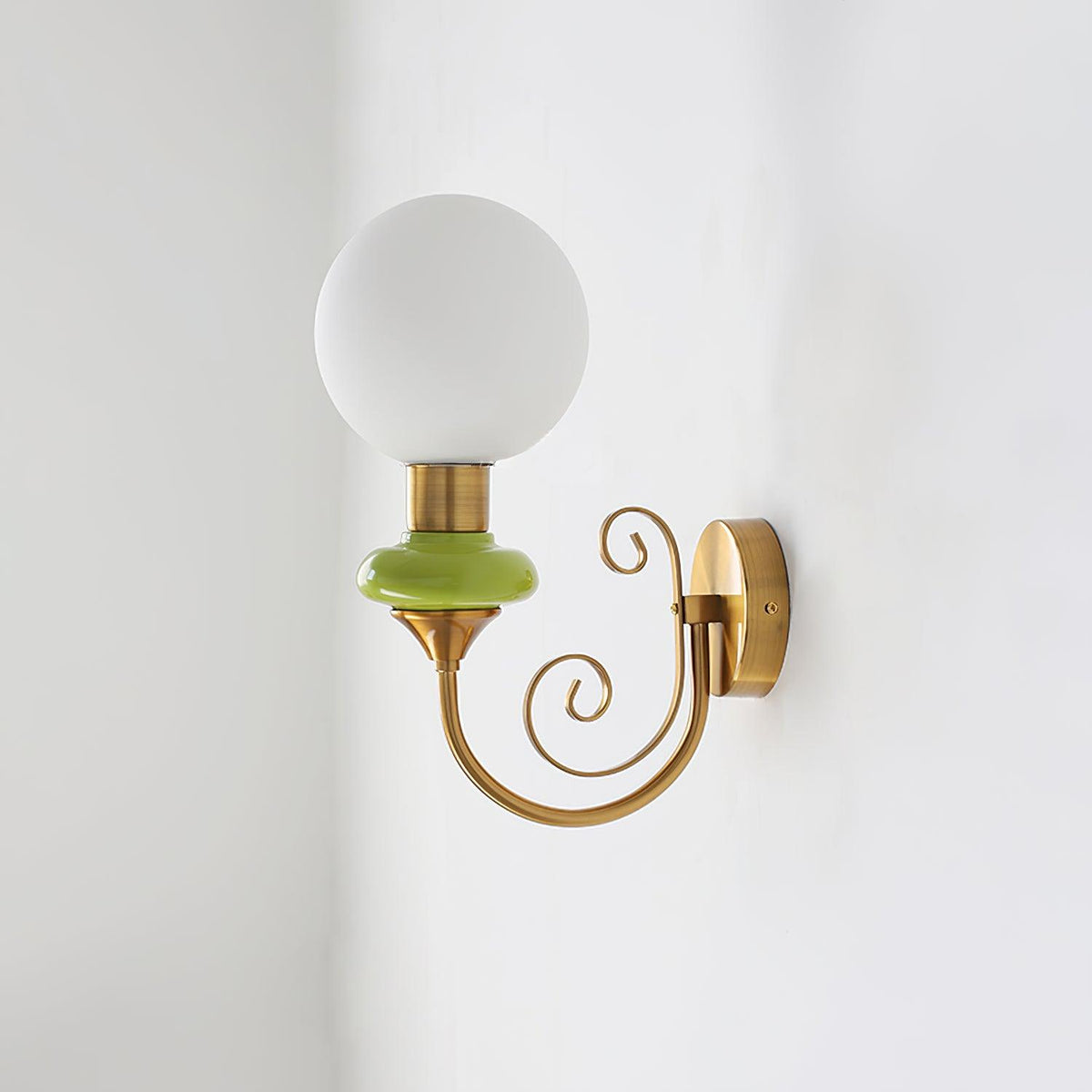 Velin Brass Wall Lamp-Neutral Decor