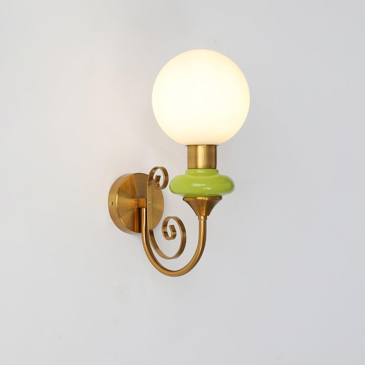 Velin Brass Wall Lamp-Neutral Decor