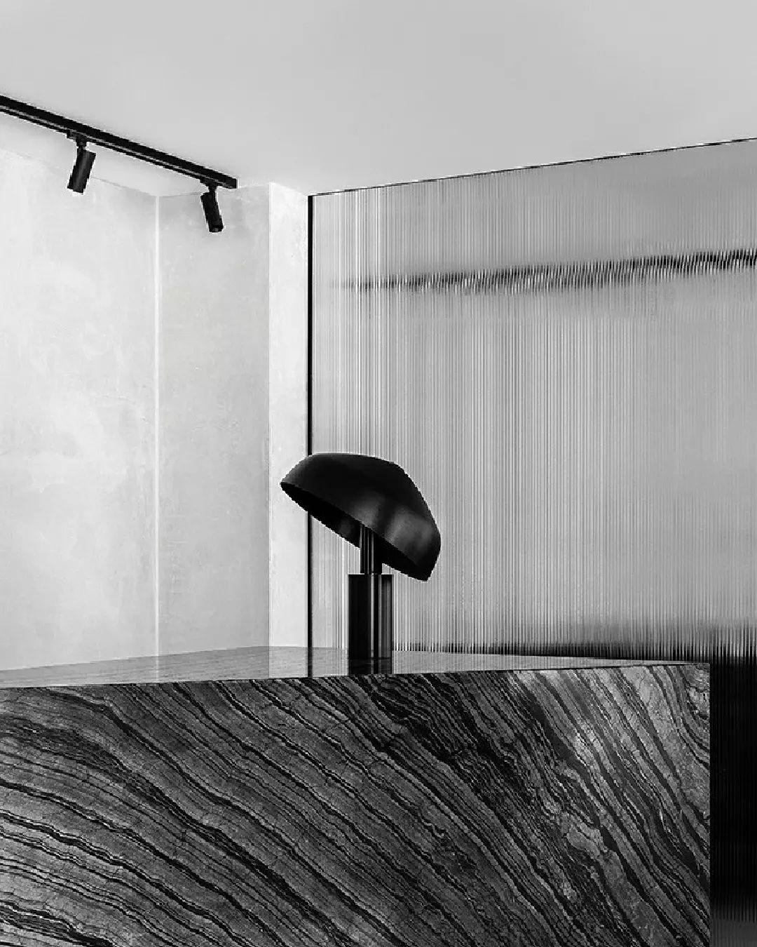 Kite Lampe de Bureau en Laiton