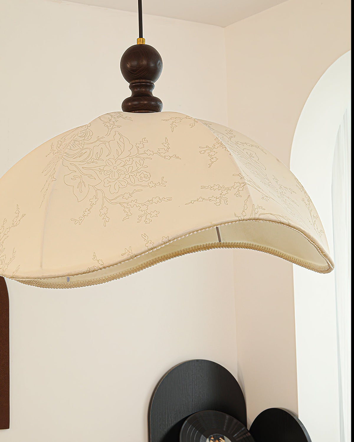 The 40cm size variant of the Oriente Pendant Light.