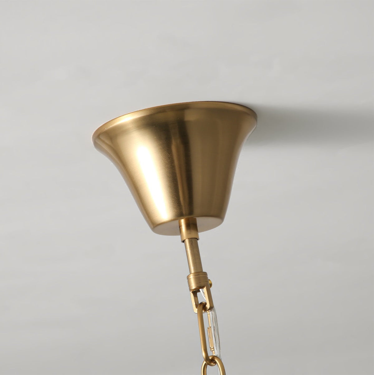 Comparison of the two available sizes of the Oriente Pendant Light.