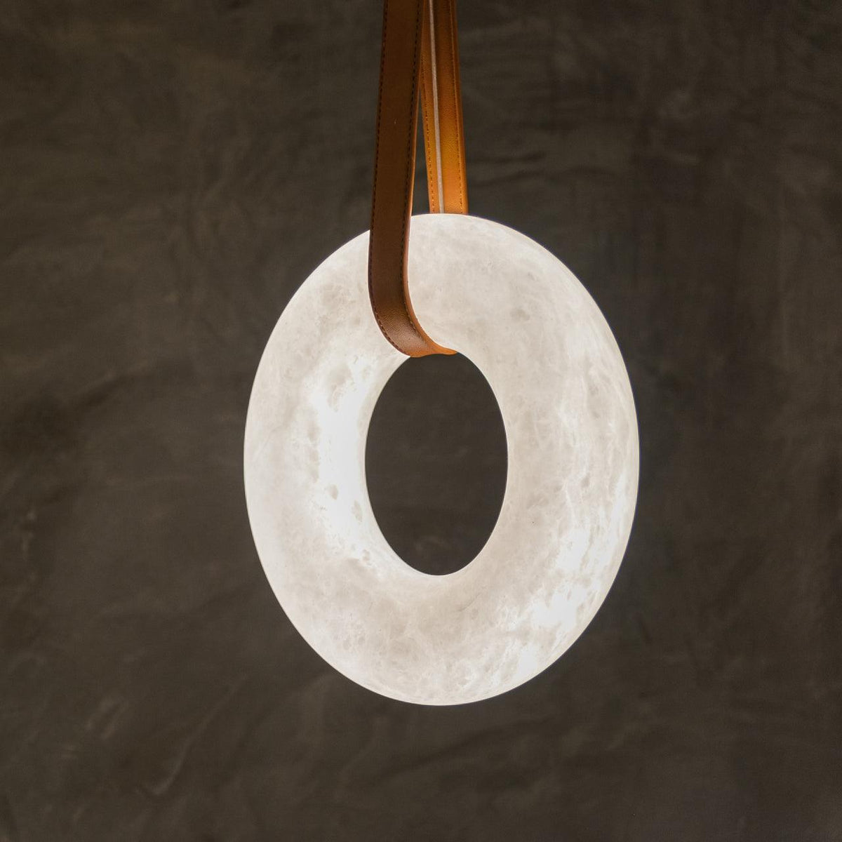 Étoile Pendant Light Chandelier Alabaster Ring Triple Leather-Neutral Decor