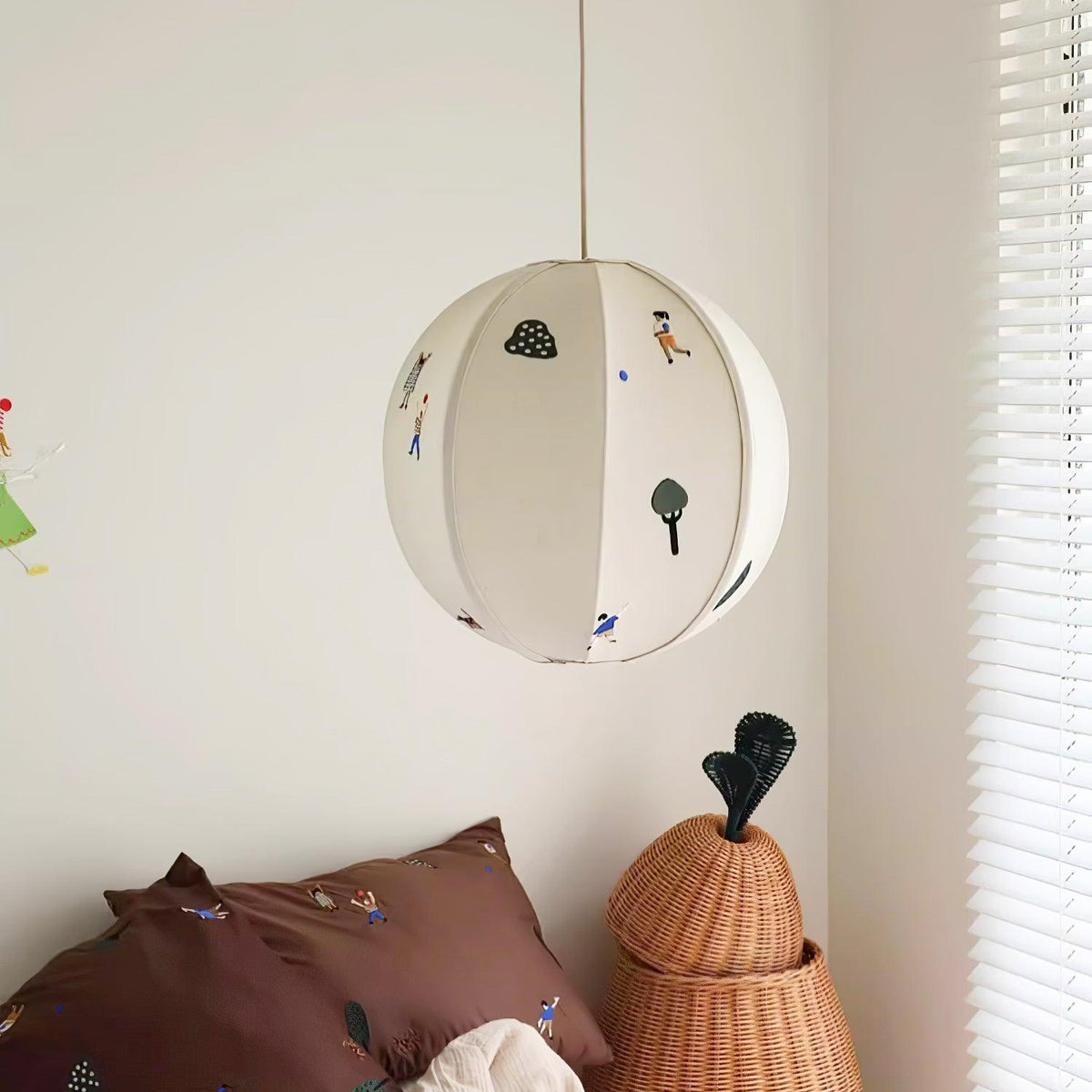 Elva Suspension Boule en Papier avec Motifs Dessinés
