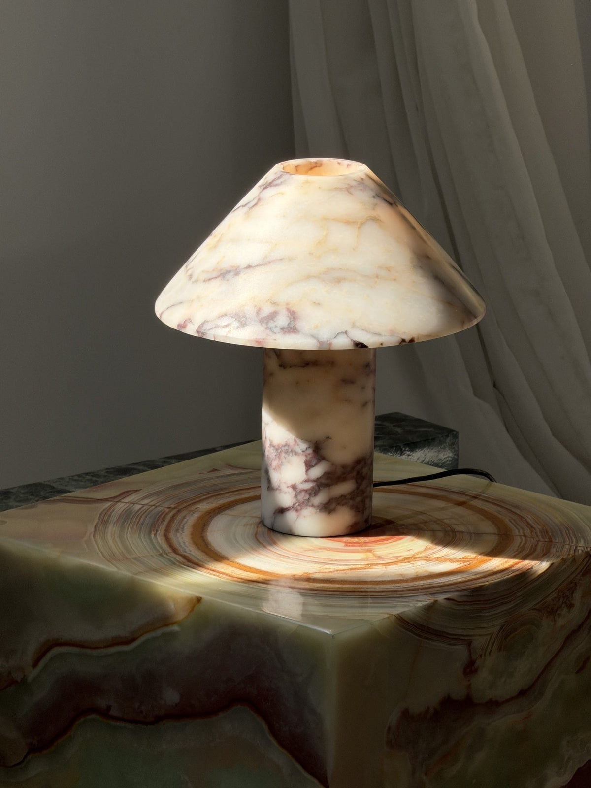 Pillar Lampe de Table en Pierre