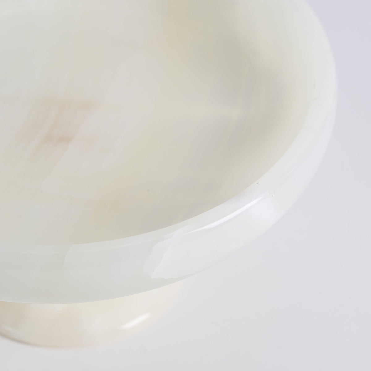 Henswick Coupe Sur Piédouche En Onyx Blanc
