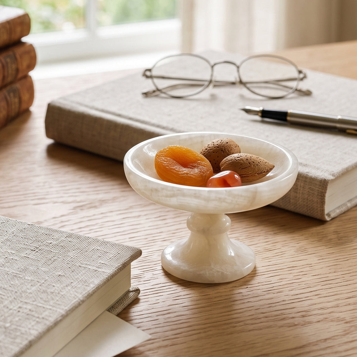 Henswick Coupe Sur Piédouche En Onyx Blanc