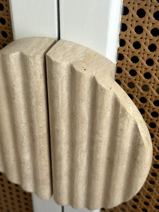 Ravina Ripple Pull Handle-Neutral Decor