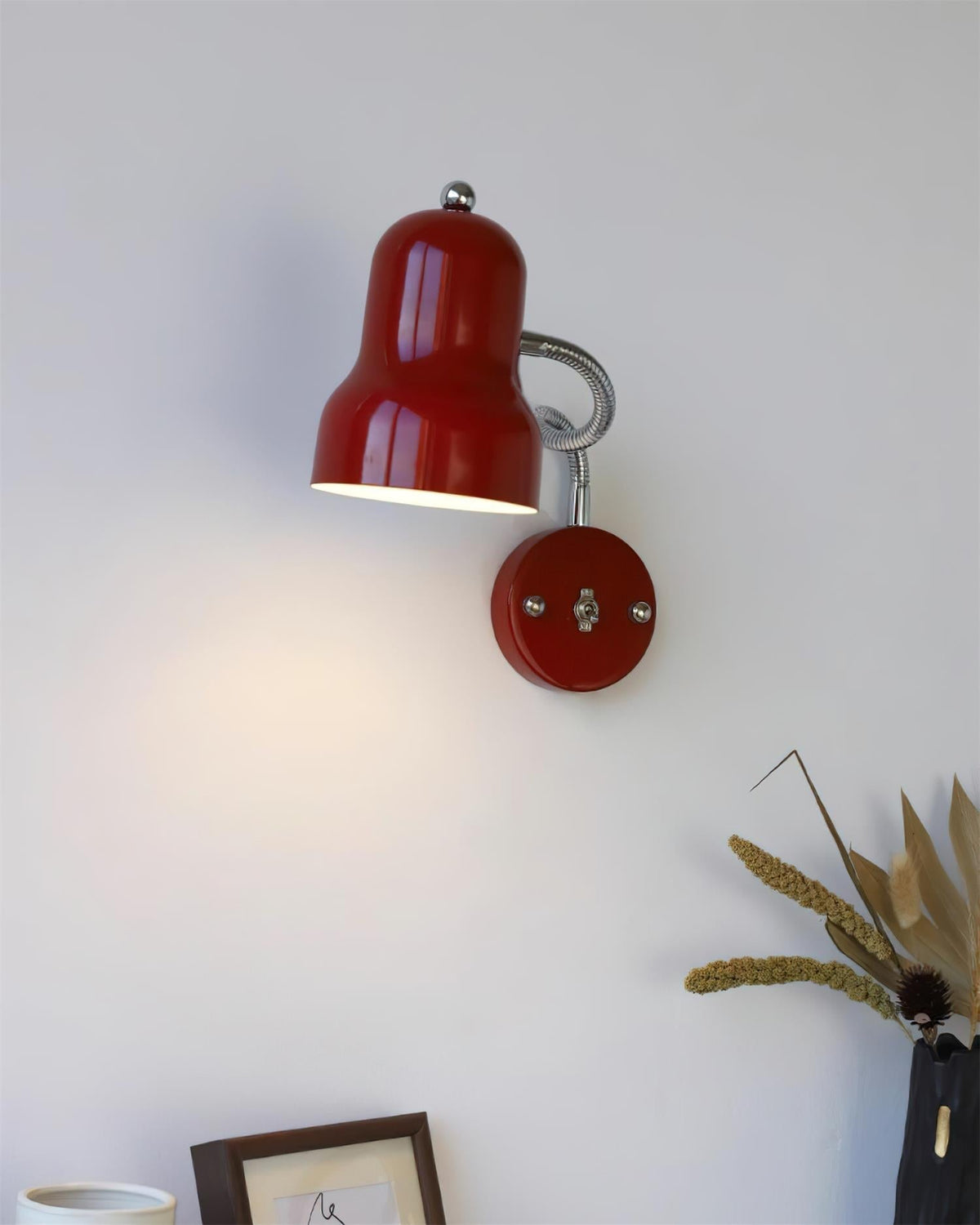 Feylo Red Wall Lamp-Neutral Decor