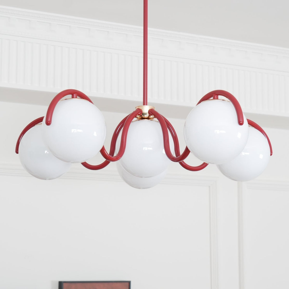 Velia Lustre en Verre Blanc avec Globes et Cadre Courbé
