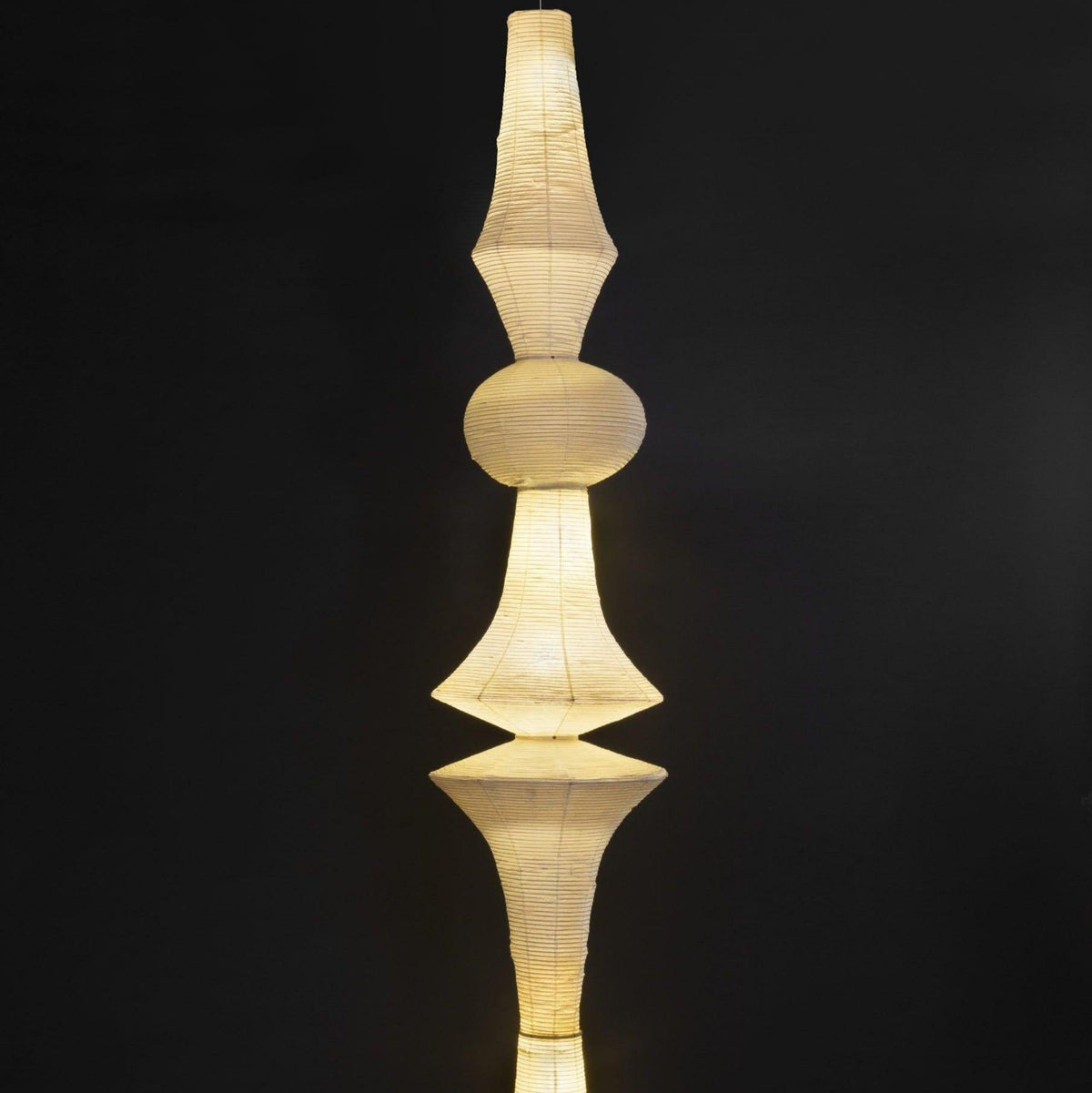 Faye Suspension Sculpturale Verticale en Papier