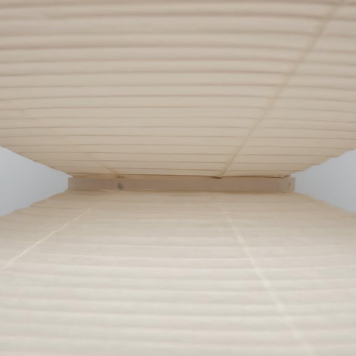 Faye Suspension Sculpturale Verticale en Papier
