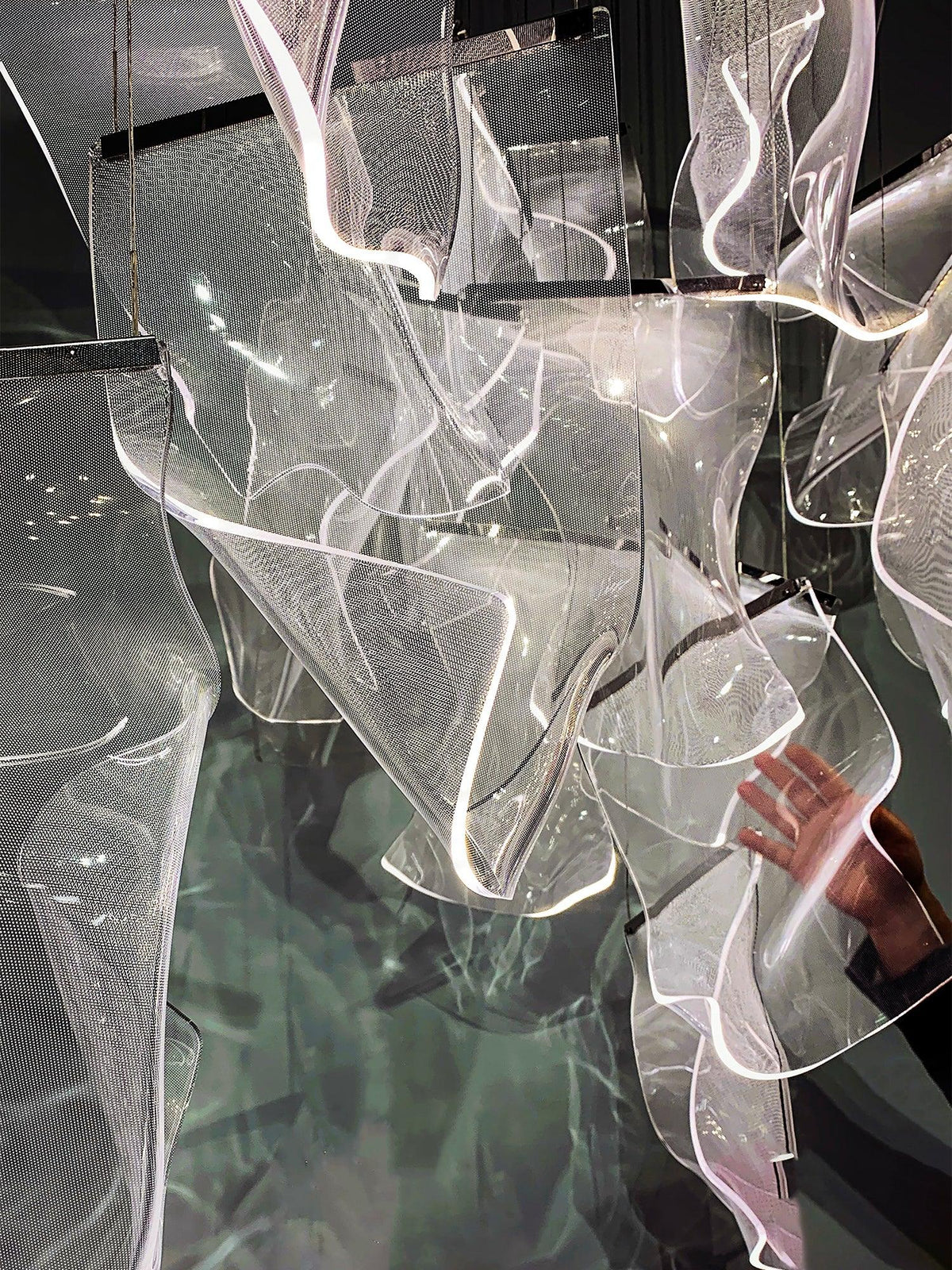 Lucora Lustre Acrylic LED Abstract Floating