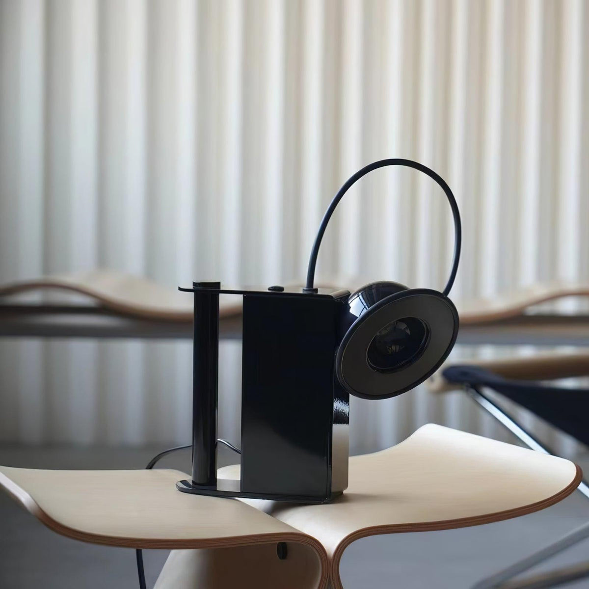 Clavon Lampe de Table Futuriste