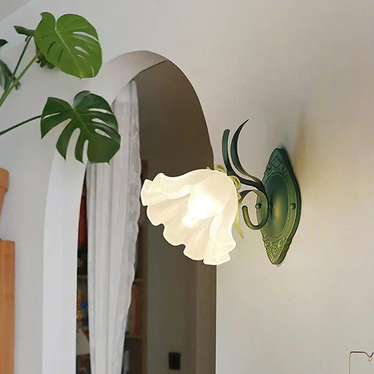 Wall Lamp Vintage Floral Glass Shade for Bedroom and Living Room-Neutral Decor