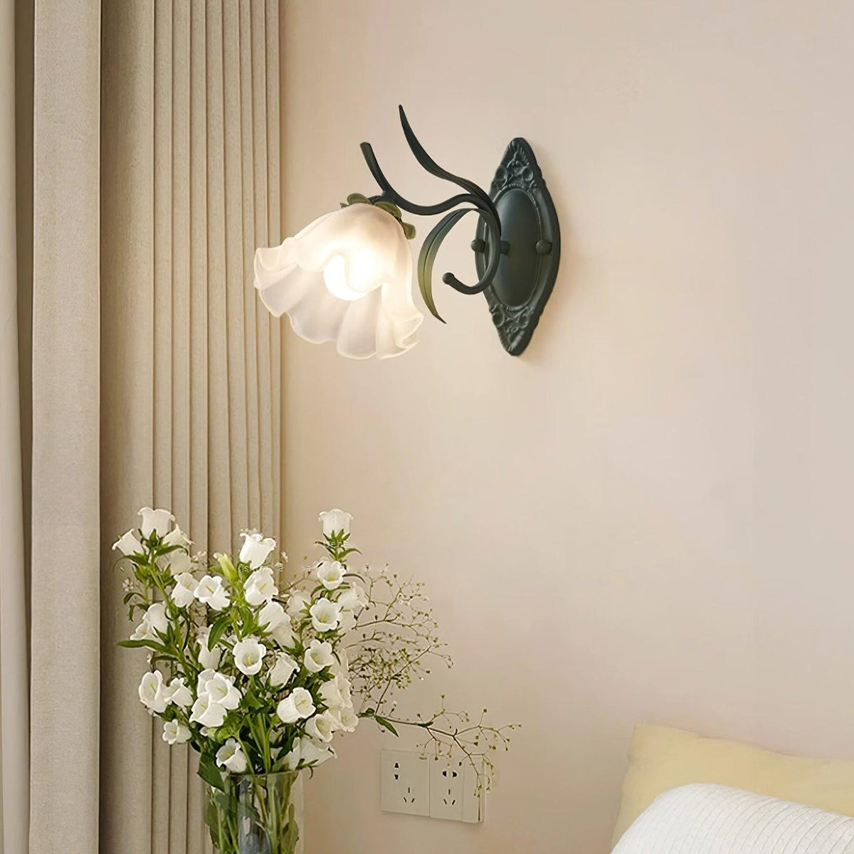 Wall Lamp Vintage Floral Glass Shade for Bedroom and Living Room-Neutral Decor
