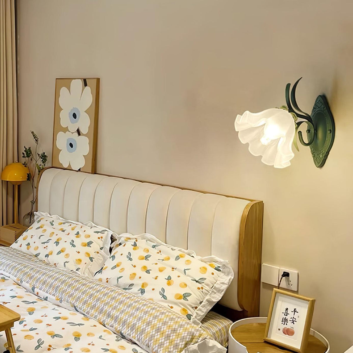 Wall Lamp Vintage Floral Glass Shade for Bedroom and Living Room-Neutral Decor