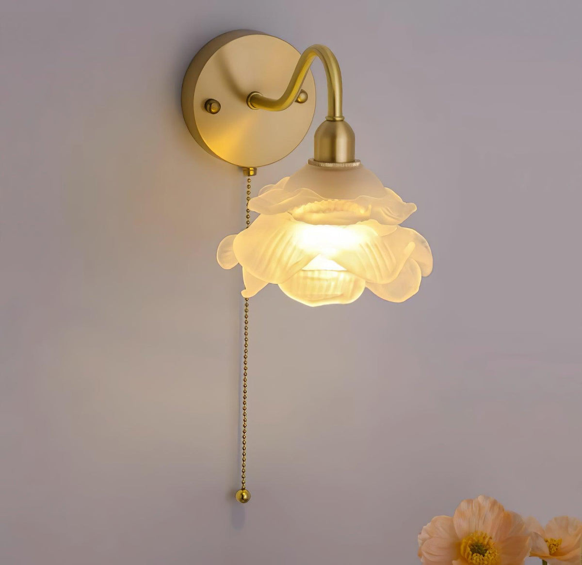Cove Applique Murale Nordique en Laiton et Verre Rose