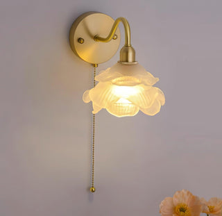 Cove Applique Murale Nordique en Laiton et Verre Rose