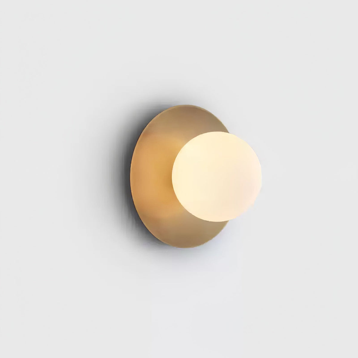 Godfrey Applique Murale Ronde Art Minimaliste en Laiton et Verre