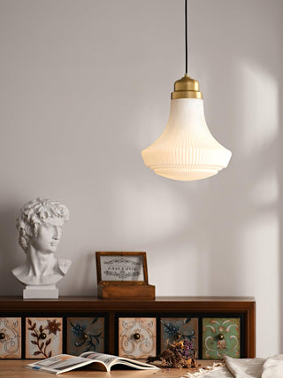 Solara Suspension en Verre Opale Canneleur Cloche Laiton Vintage