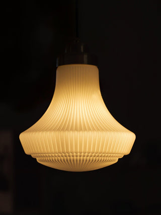 Solara Suspension en Verre Opale Canneleur Cloche Laiton Vintage