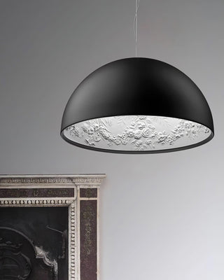 Suspension Dôme Noir avec Intérieur en Plâtre Embossé Élégant-Luire
