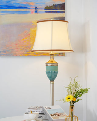 Niraaya Lampadaire en Résine Vintage