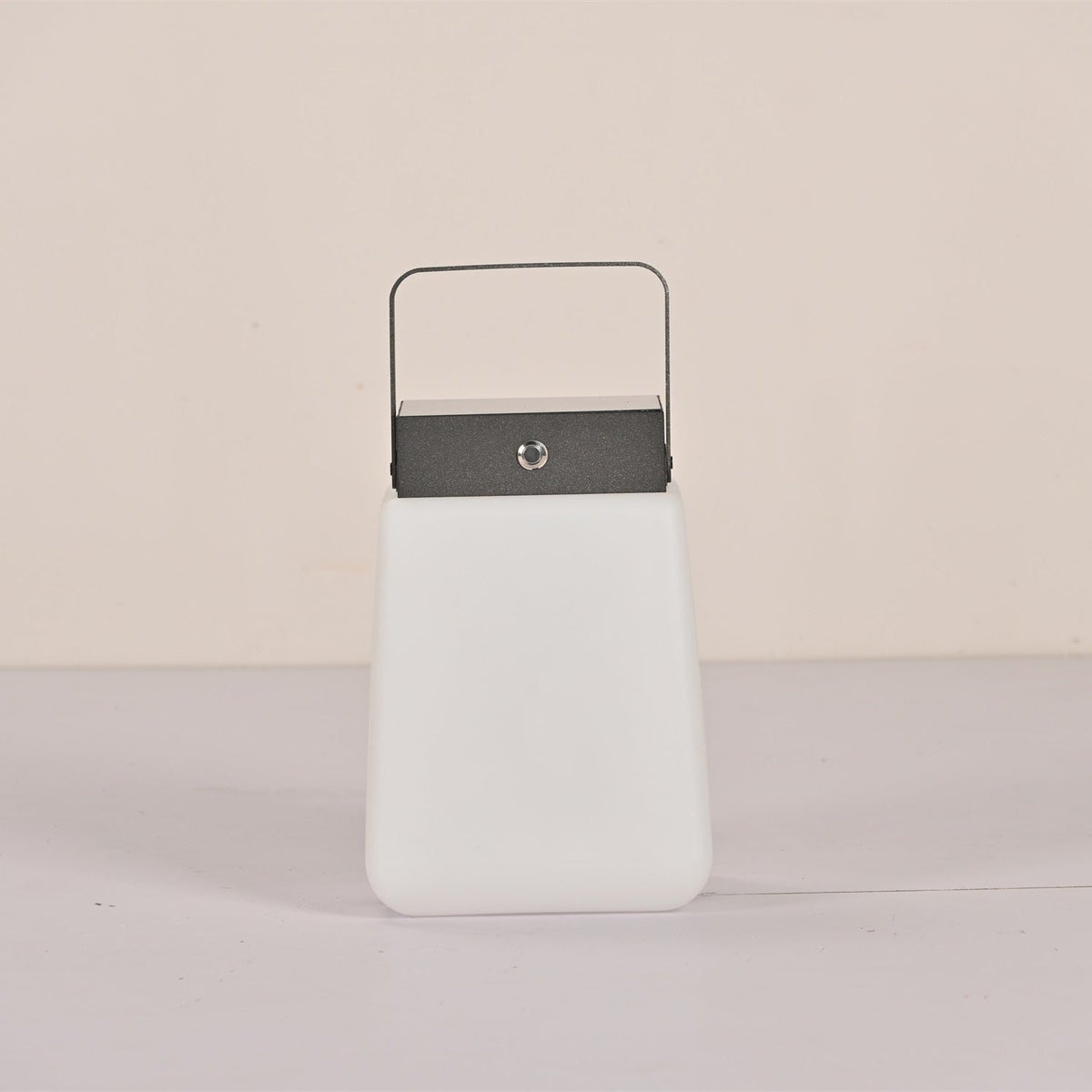 Emilina Lumière Extérieure PE Minimaliste