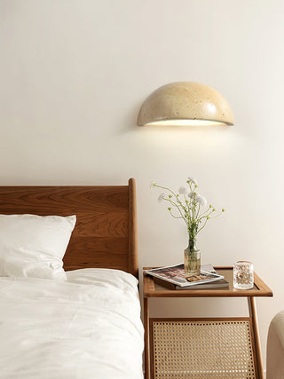 Vethayra Demi-Dôme Travertin Luminaire Mural