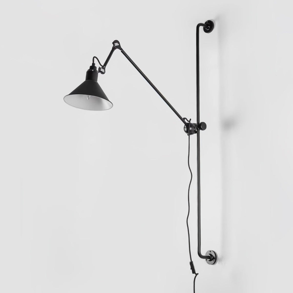 Lumen Applique Murale à Bascule avec Cadre de Support