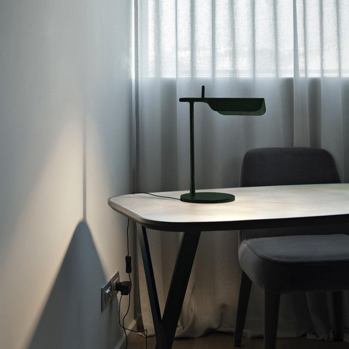 Cilorn Lampe de Table Acrylique Minimaliste