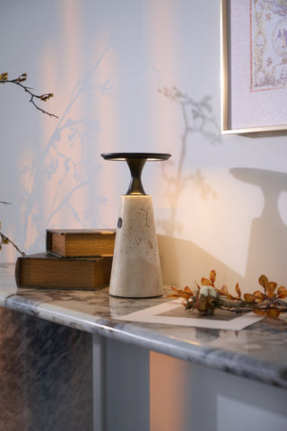 Vespera Lampe de Table en Travertin Sculptural